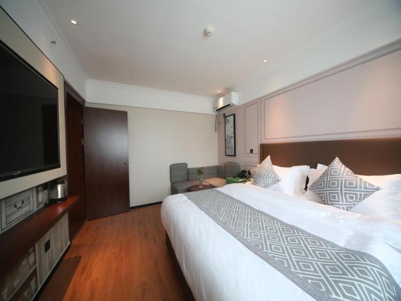 Gma Hotel Shanghai Wuning Road Zhenping Road Metro Station מראה חיצוני תמונה