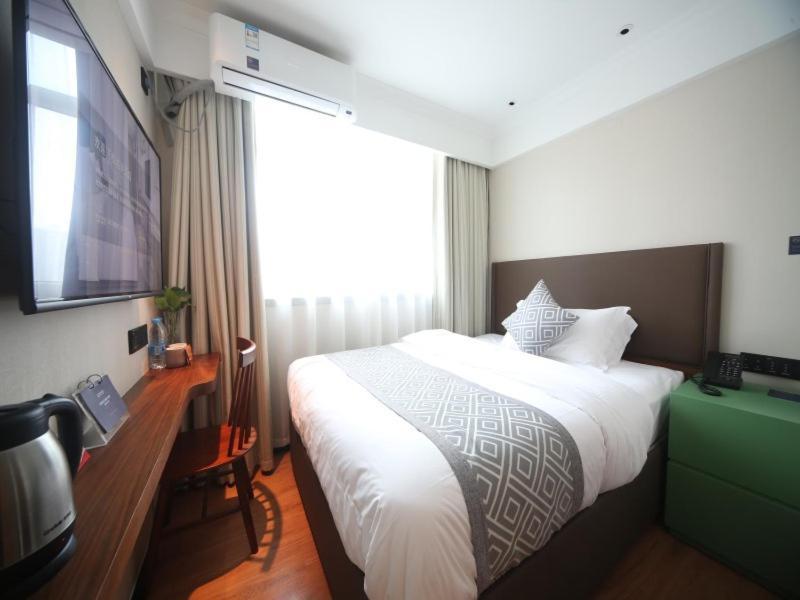Gma Hotel Shanghai Wuning Road Zhenping Road Metro Station מראה חיצוני תמונה