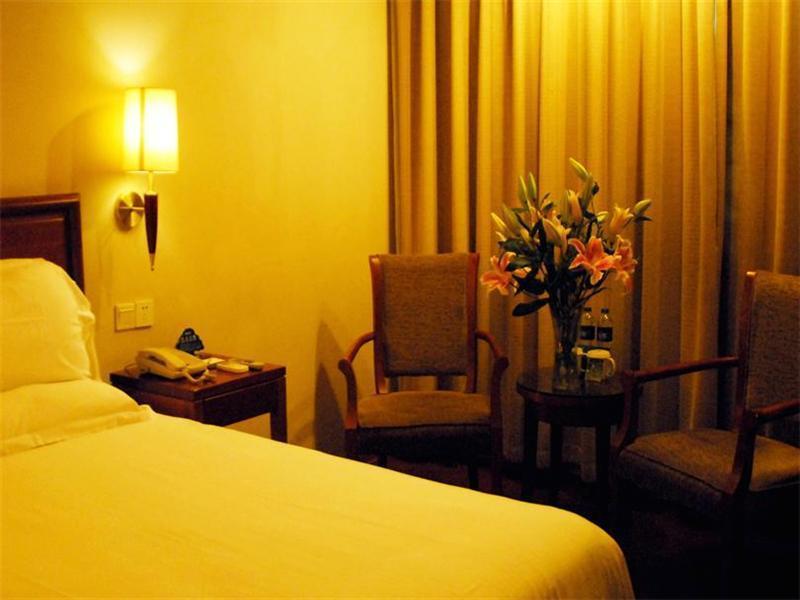 Gma Hotel Shanghai Wuning Road Zhenping Road Metro Station מראה חיצוני תמונה